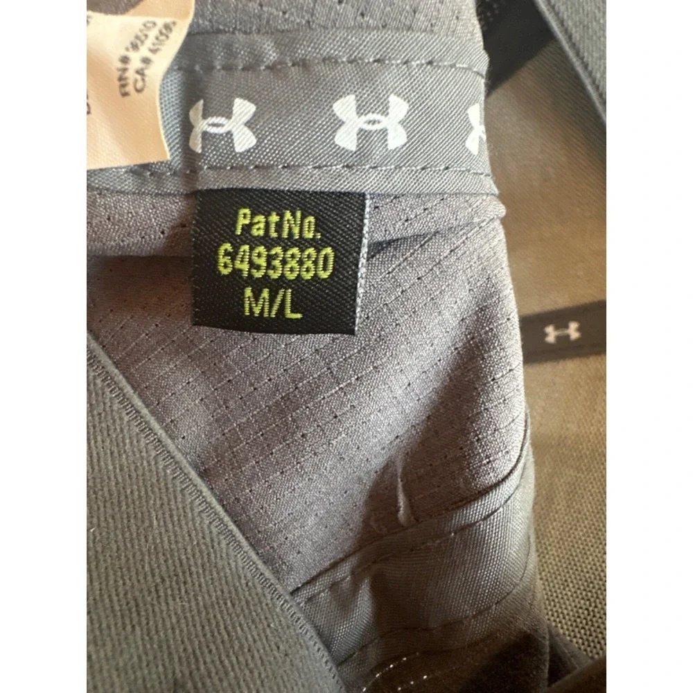 Under Armour Gray Hat Cap‎ Stretch Fit Size Medium / Large